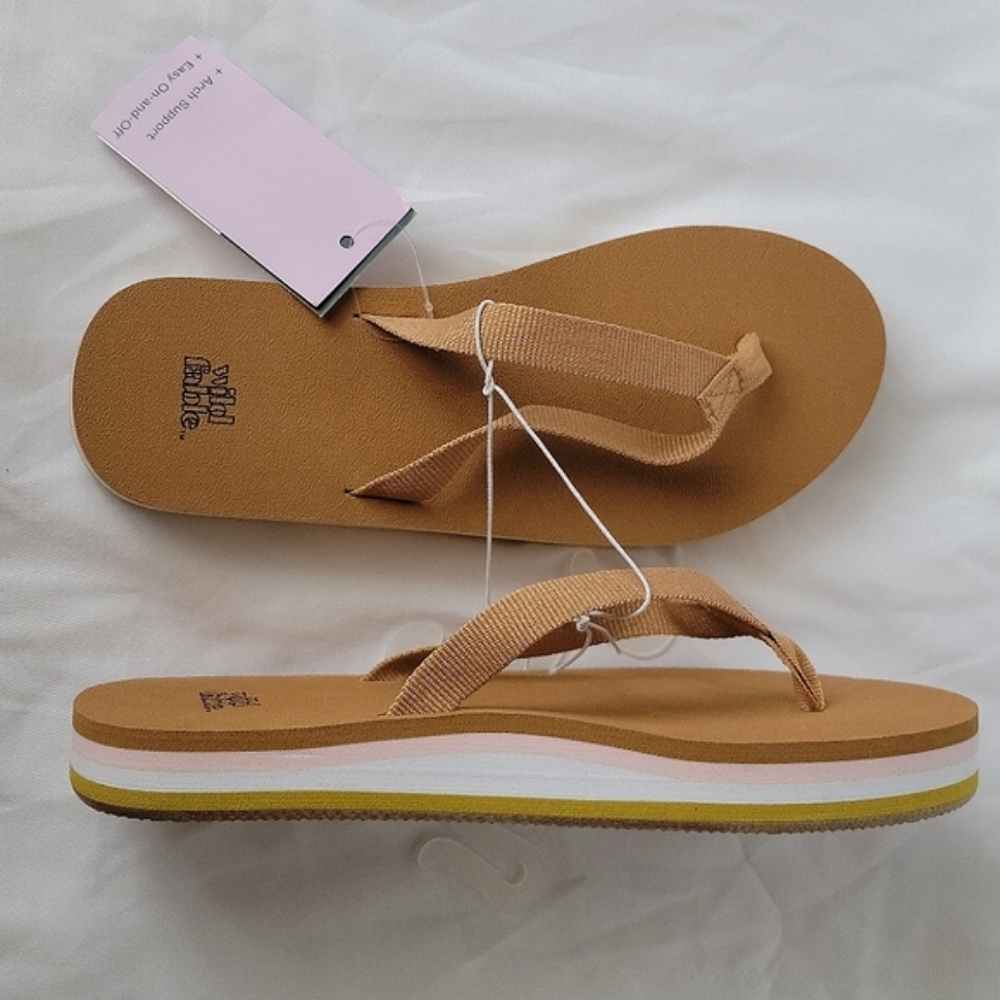 Wild Fable Tan Sierra Flip Flop Thong Sandals